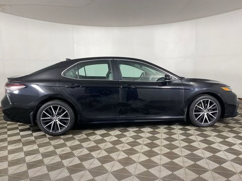 Used 2023 Toyota Camry SE image 11