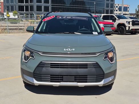 Used 2023 Kia Niro EX FWD image 8