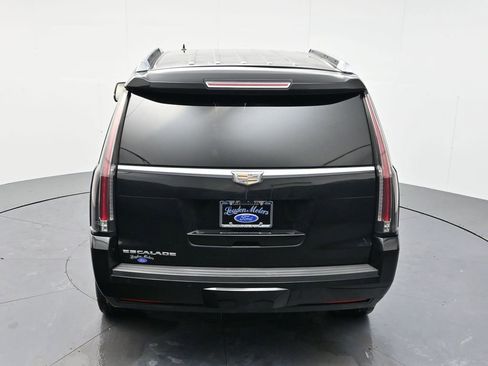 Used 2017 Cadillac Escalade Premium Luxury RWD image 45