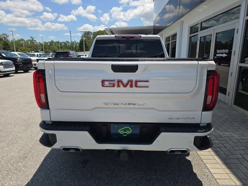 Used 2023 GMC Sierra 1500 Denali w/ Technology Package AWD/4WD image 7