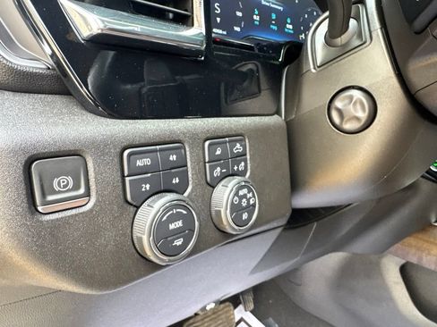 Used 2024 Chevrolet Silverado 1500 High Country w/ Z71 Off-Road Package AWD/4WD image 19
