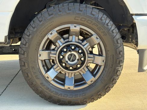 Used 2024 Ford F250 Lariat w/ Sport Appearance Package AWD/4WD image 10