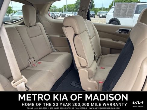Used 2017 Nissan Pathfinder SV w/ SV Cold Weather Package AWD/4WD image 33