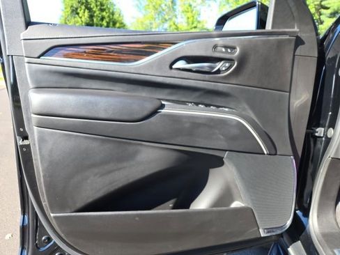 Used 2024 Cadillac Escalade ESV Luxury w/ LPO, Floor Liner Package image 7