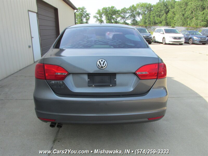 Used 2011 Volkswagen Jetta Sedan FWD image 3