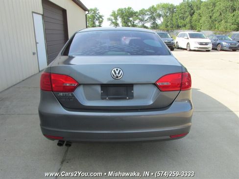Used 2011 Volkswagen Jetta Sedan FWD image 3