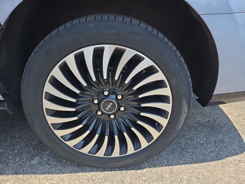 Used 2019 Lincoln Navigator L Black Label image 14