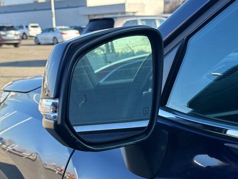 Used 2022 Toyota Highlander LE image 18