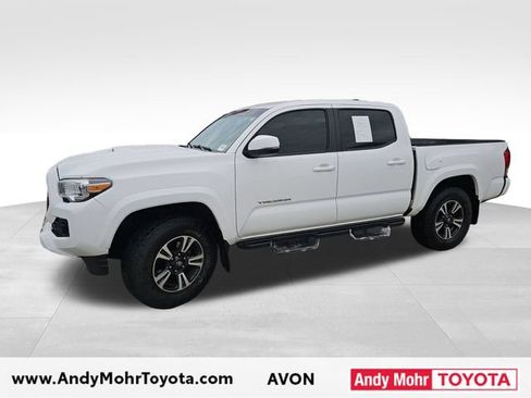 Used 2017 Toyota Tacoma TRD Sport w/ Tow Package (A/T) AWD/4WD image 4