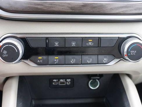 Used 2025 Nissan Altima 2.5 SV FWD image 21