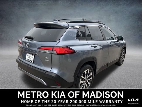 Used 2023 Toyota Corolla Cross XLE image 5