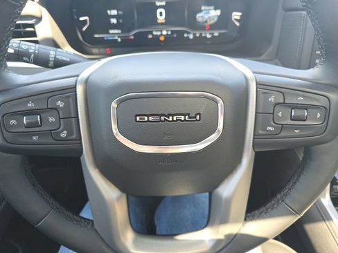 Used 2023 GMC Yukon Denali AWD/4WD image 12