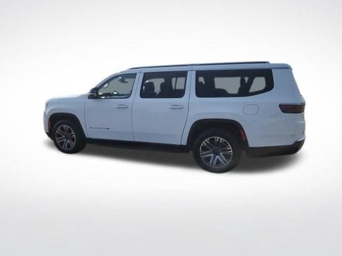 Used 2024 Jeep Wagoneer L Series II w/ Flexible Seating Group AWD/4WD image 6