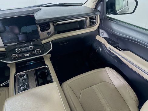 Used 2024 Ford Expedition Limited image 20