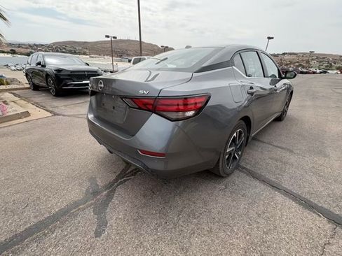 Used 2024 Nissan Sentra SV FWD image 5