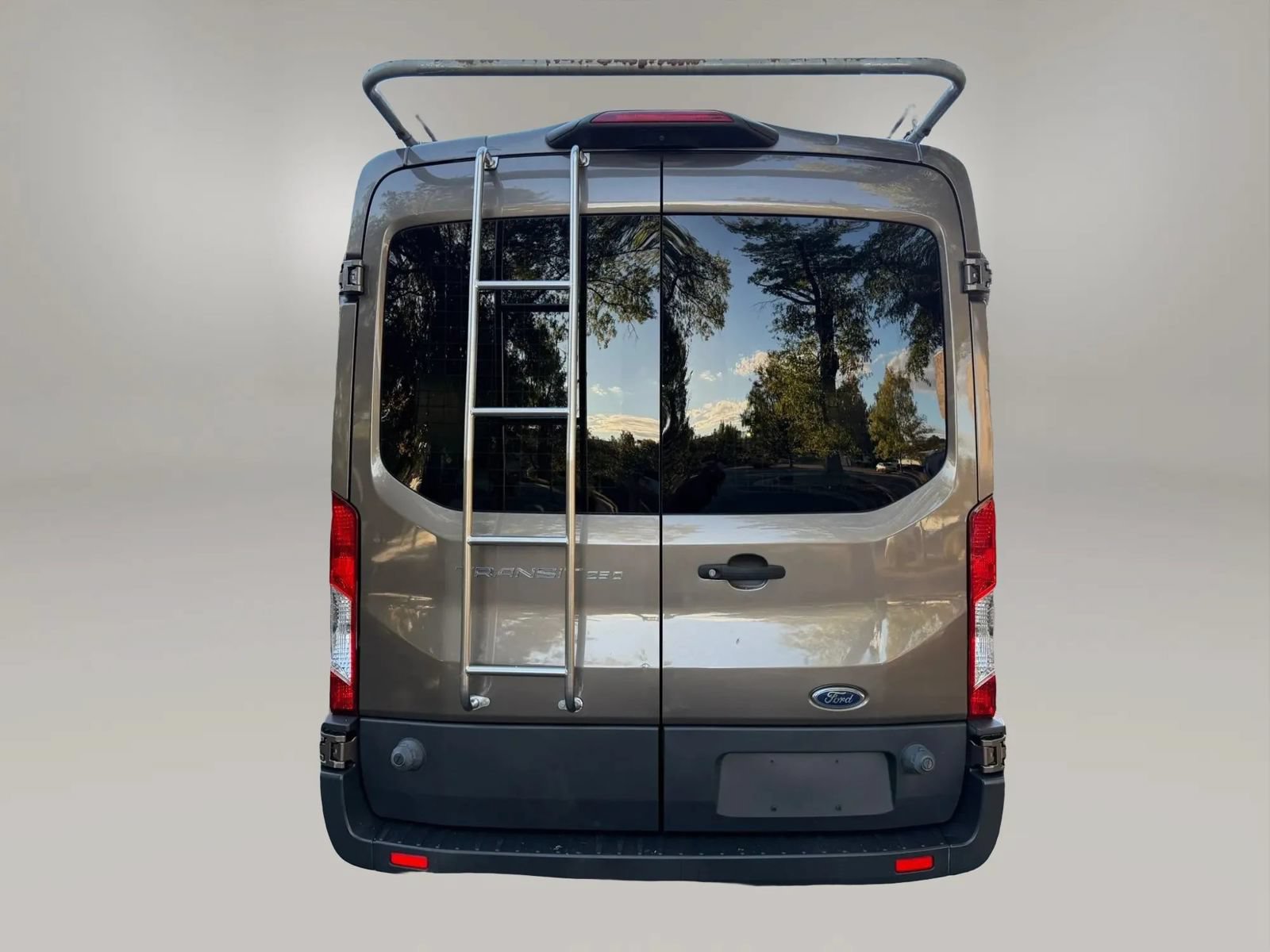 Used 2018 Ford Transit 250 148 Medium Roof RWD image 9