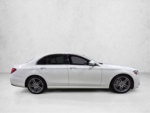 Used 2019 Mercedes-Benz E 300 image 4