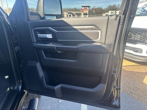 Used 2024 RAM 2500 Big Horn w/ Night Edition image 28