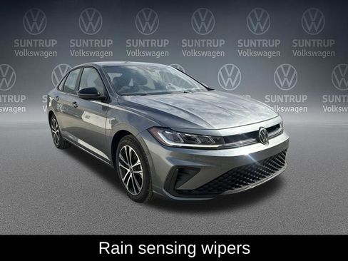 Used 2025 Volkswagen Jetta Sport image 9