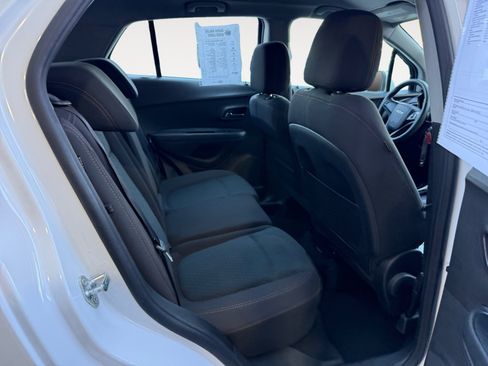 Used 2017 Chevrolet Trax LS FWD image 18