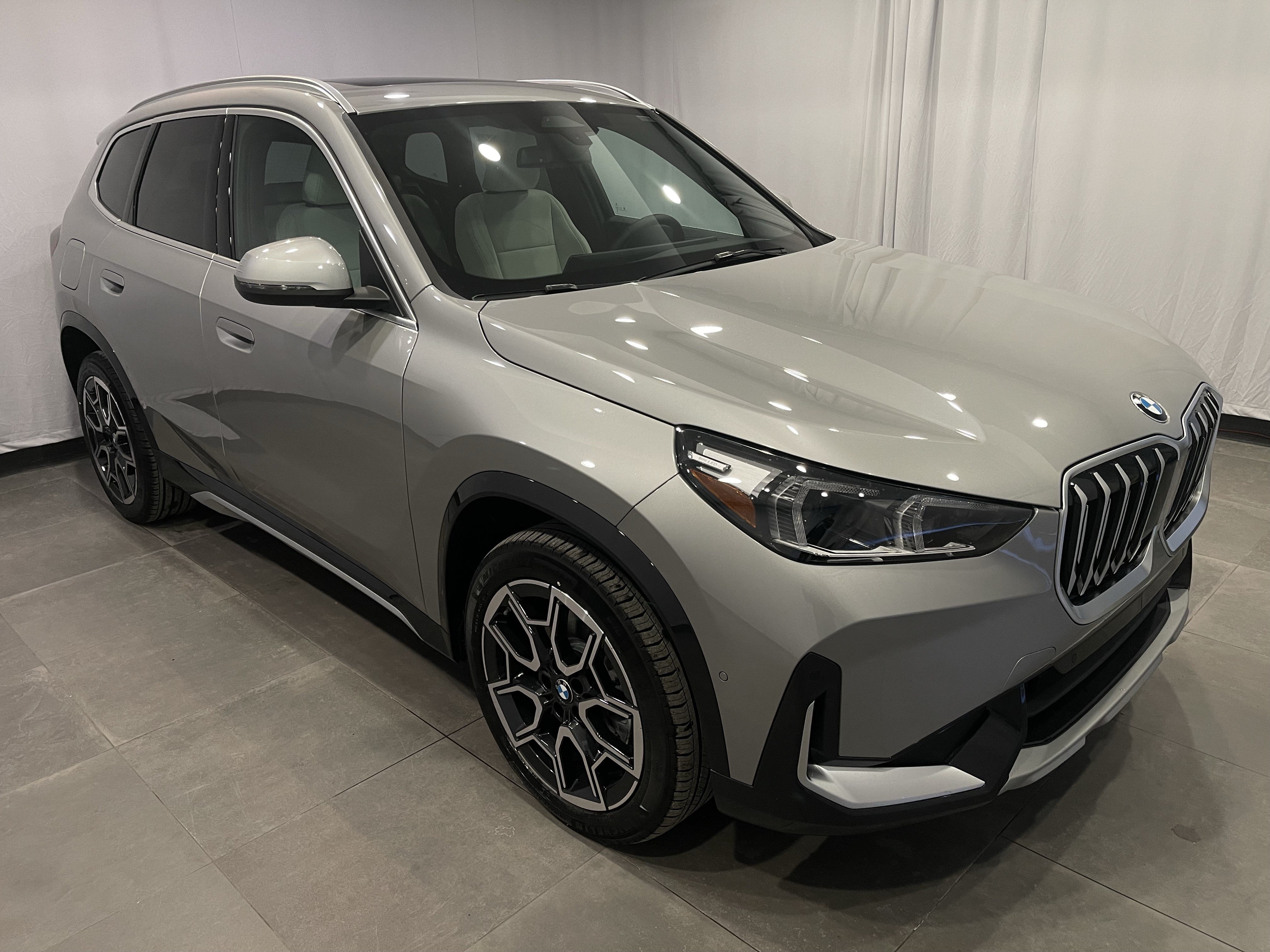 New 2026 BMW X1 xDrive28i w/ Convenience Package AWD/4WD image 3