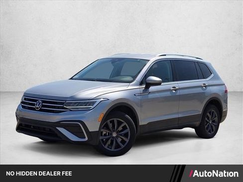 Used 2023 Volkswagen Tiguan SE FWD image 1