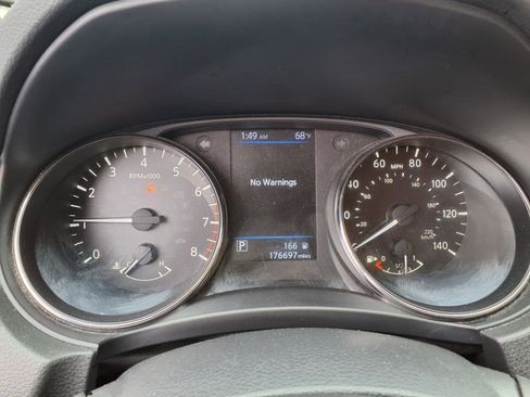 Used 2021 Nissan Rogue Sport S image 28