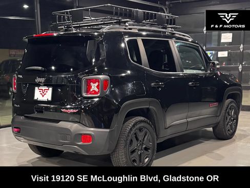 Used 2018 Jeep Renegade Trailhawk w/ Safety & Security Group AWD/4WD image 4