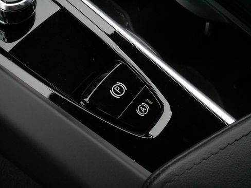 Used 2025 Volvo XC60 B5 Core AWD/4WD image 26