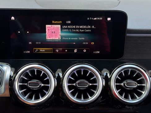 Used 2022 Mercedes-Benz GLB 250 w/ AMG Line image 25