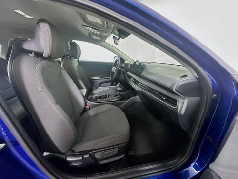 Used 2025 Kia K4 LXS image 29