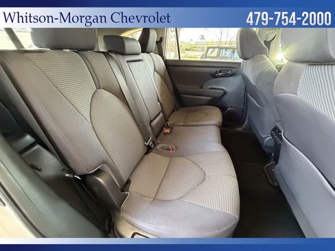 Used 2021 Toyota Highlander L image 33