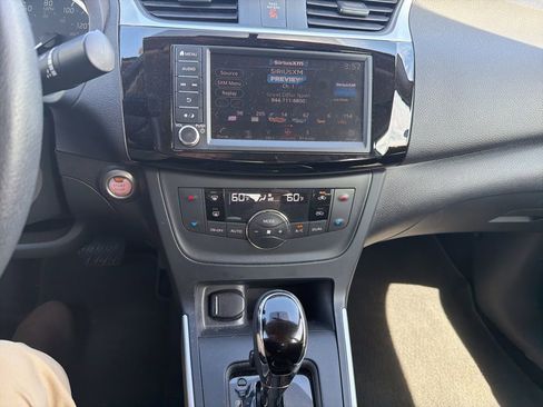 Used 2019 Nissan Sentra SV w/ Special Edition Package FWD image 12