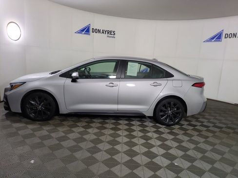 Used 2024 Toyota Corolla SE image 2