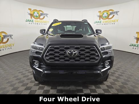 Used 2021 Toyota Tacoma TRD Sport image 2