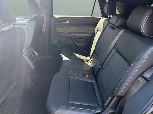 Used 2023 Volkswagen Atlas Cross Sport SE AWD/4WD image 18