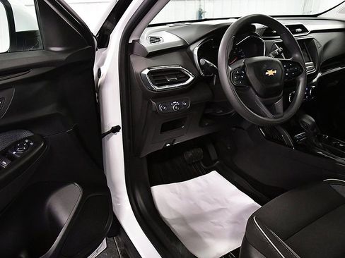 Used 2022 Chevrolet TrailBlazer LT FWD image 15