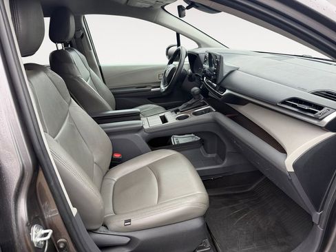 Used 2023 Toyota Sienna LE image 15