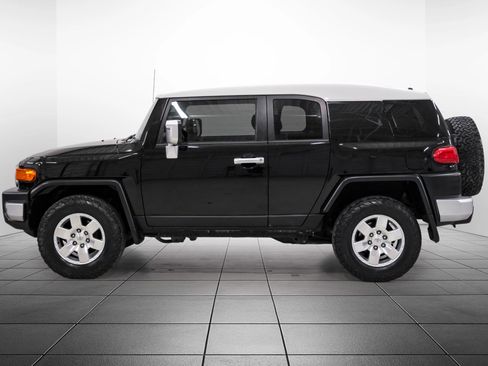 Used 2007 Toyota FJ Cruiser 4WD image 11