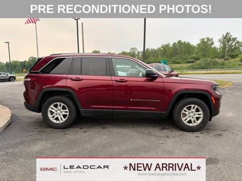Used 2023 Jeep Grand Cherokee Laredo AWD/4WD image 6