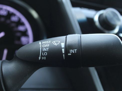 Used 2020 Toyota Camry SE FWD image 28