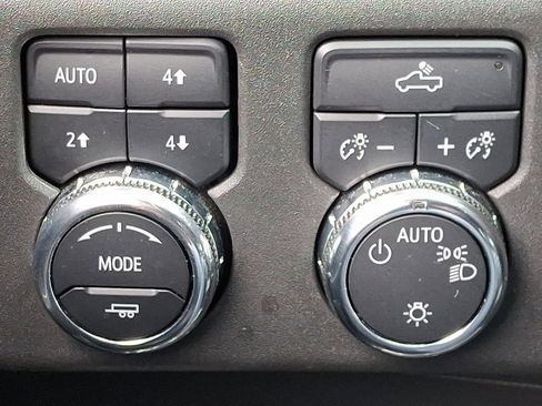 Used 2024 GMC Sierra 1500 SLE image 24