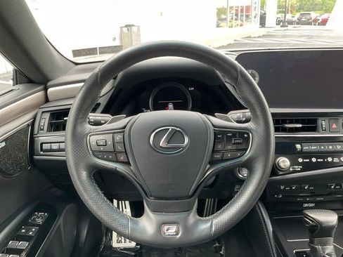 Used 2022 Lexus ES 350 F Sport FWD image 3