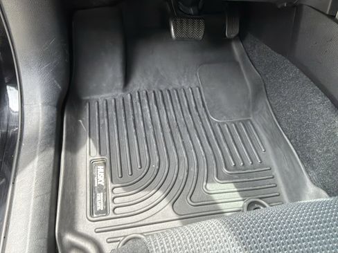 Used 2017 Toyota RAV4 XLE AWD/4WD image 17
