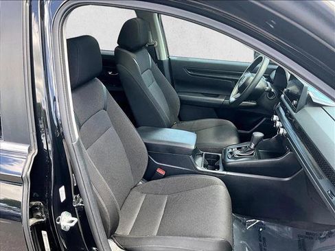 Used 2023 Honda CR-V EX image 9