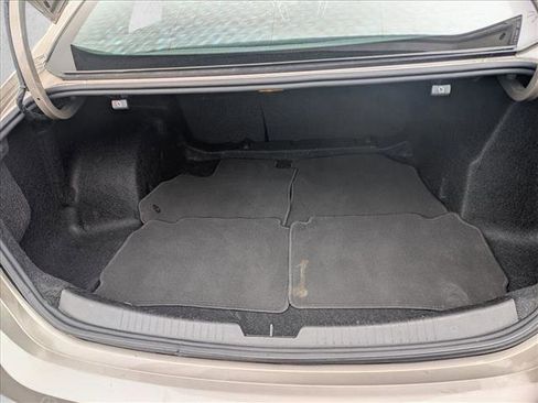 Used 2024 Chevrolet Malibu LT image 4