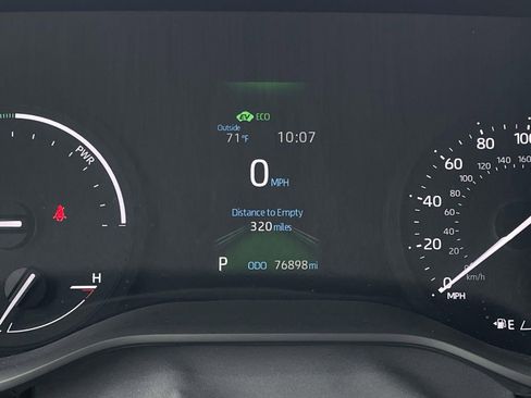 Used 2024 Toyota Sienna XLE FWD image 25