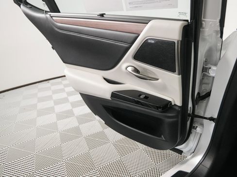 Certified 2025 Lexus ES 350 Ultra Luxury image 14