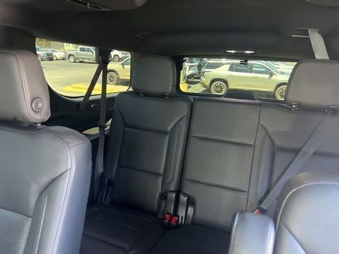 Used 2021 Chevrolet Suburban LT w/ LT Signature Package RWD image 15
