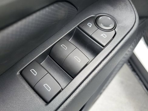 New 2026 Chevrolet Equinox EV LT image 19